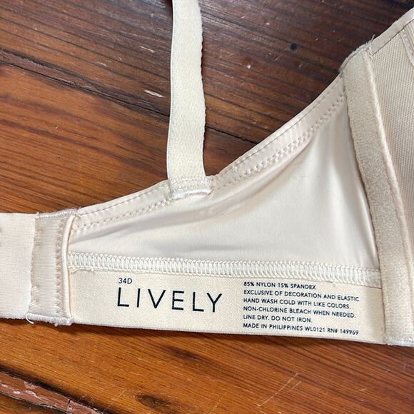 Lively wireless convertible molded cup bra sz 34D - Picture 5 of 6